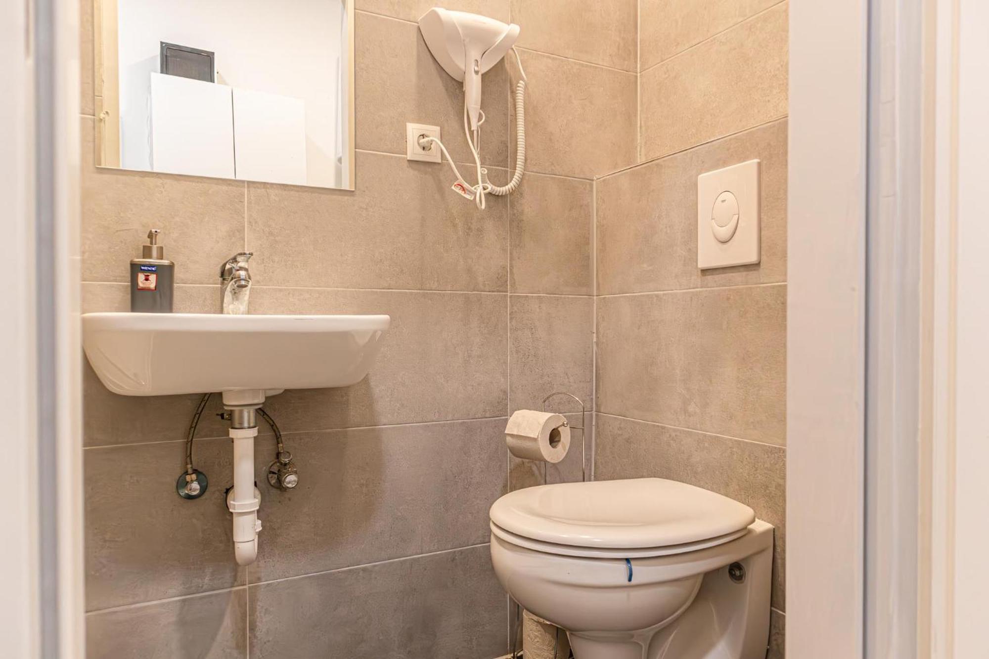 Welcoming 1Br Apt- Near U6 Station Am Schoepfwerk Vienna Esterno foto